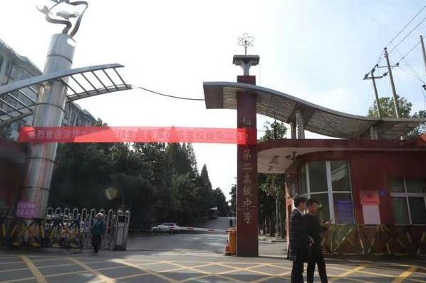 信陽(yáng)車禍背后的故事，小巷美食寶藏與意外瞬間揭秘