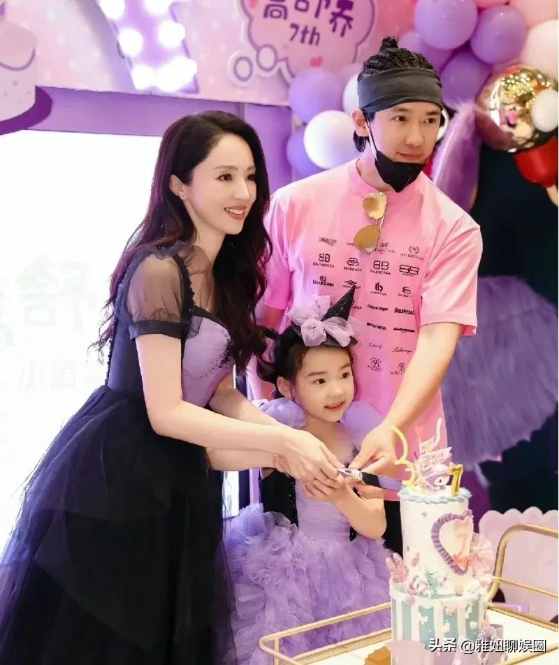 高云翔最新圖片，學(xué)習(xí)、變化與自信的舞臺(tái)風(fēng)采展示