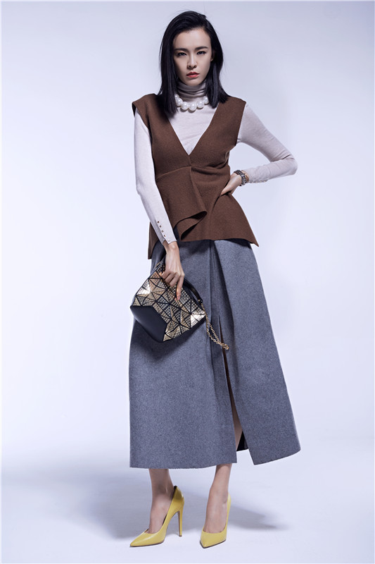 李艾最新時尚照片，時代先鋒的印記風(fēng)采