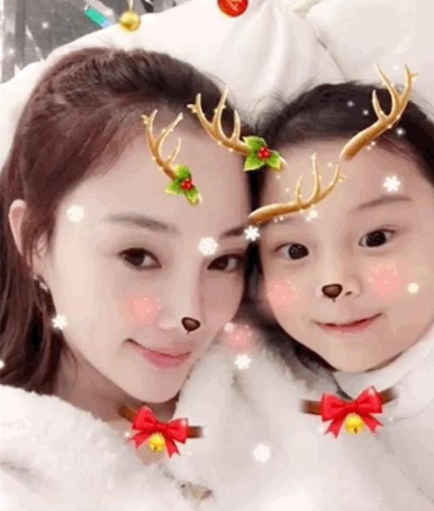 李小璐展現(xiàn)新篇章，最新新聞閃耀登場！