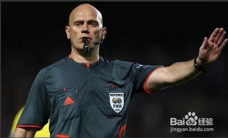 最新足球裁判手勢圖解，小裁判的日常趣事與友情紐帶，揭秘足球裁判手勢的魅力