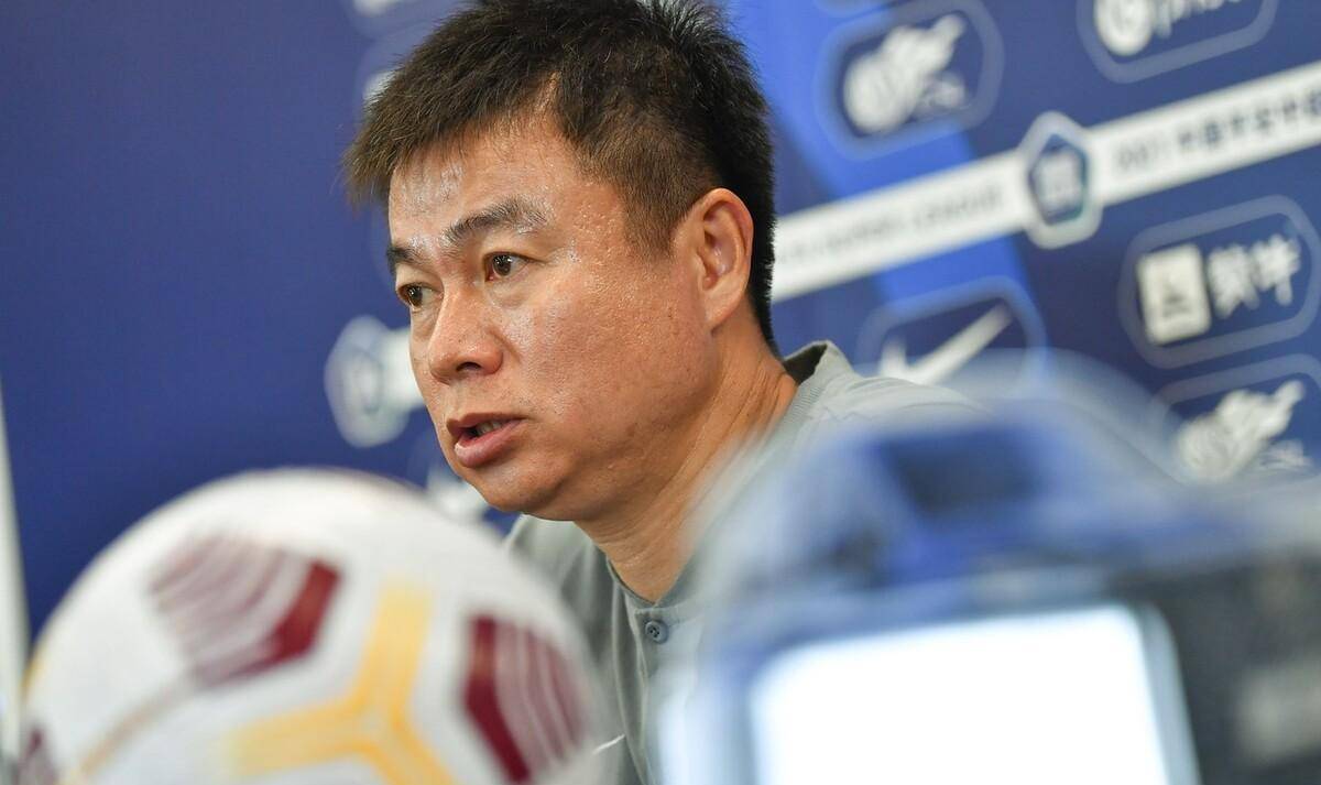 于根偉最新動態(tài)揭秘，小巷深處的獨(dú)特風(fēng)味探秘之旅