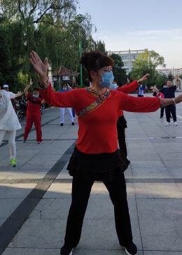 最新廣場舞火了，美了美了舞動(dòng)風(fēng)采