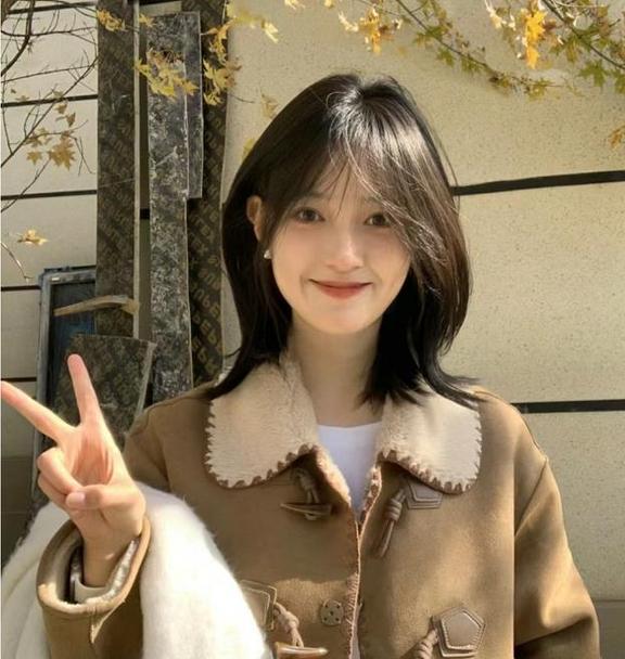 科技與時(shí)尚融合，2024年最新流行發(fā)型展望