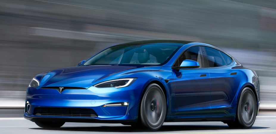 特斯拉海外最新OTA更新與巷弄深處的特色小店探秘