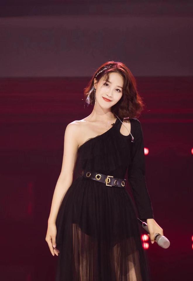 藍盈瑩最新動態(tài)，演技與公眾形象的閃耀碰撞