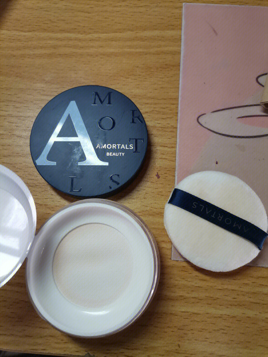 最新散粉測(cè)評(píng)，與自然美景同行，尋找內(nèi)心的寧?kù)o與平和的妝容秘籍