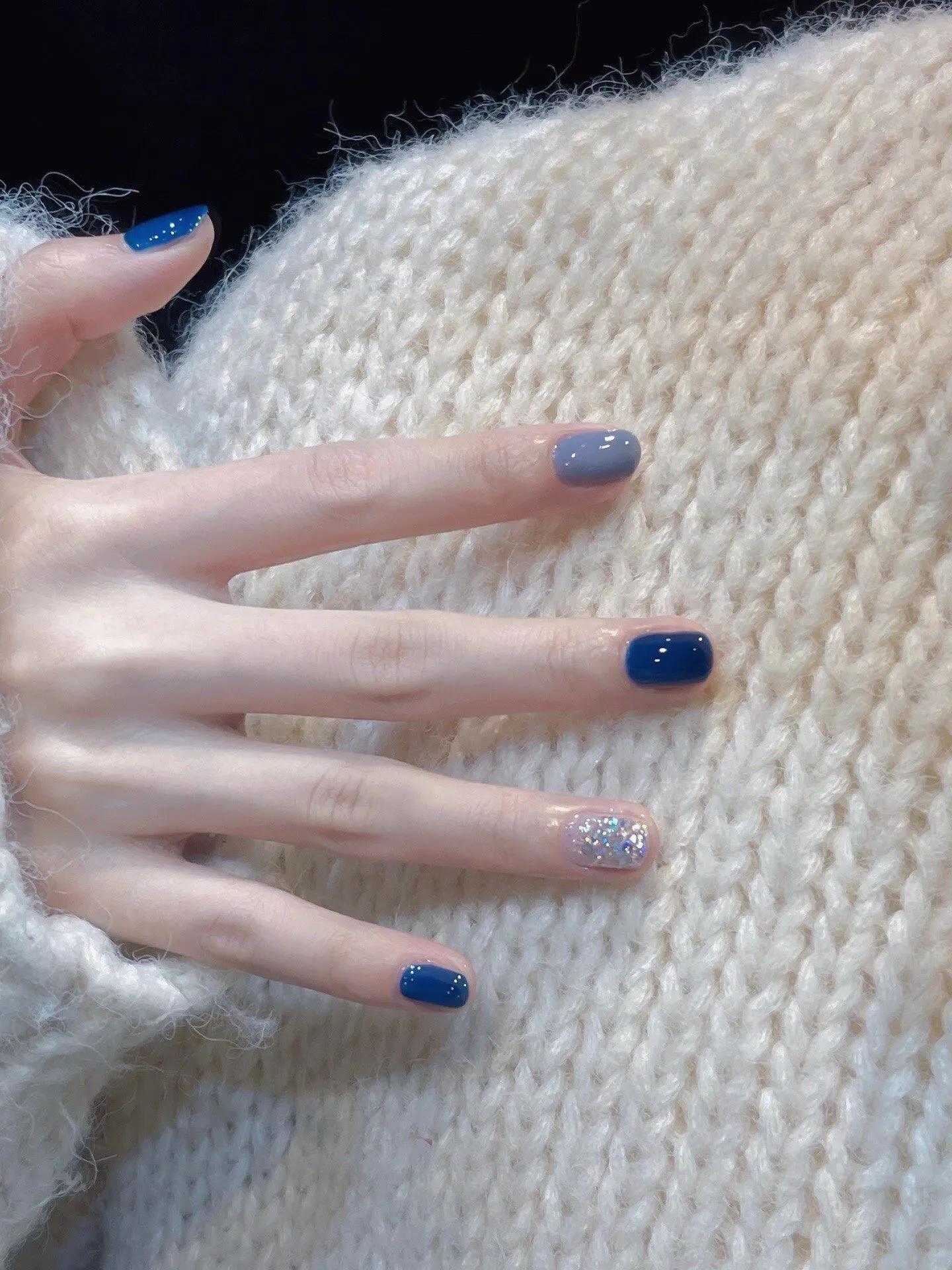 最新美甲時(shí)尚，愛的色彩與日常陪伴的魅力