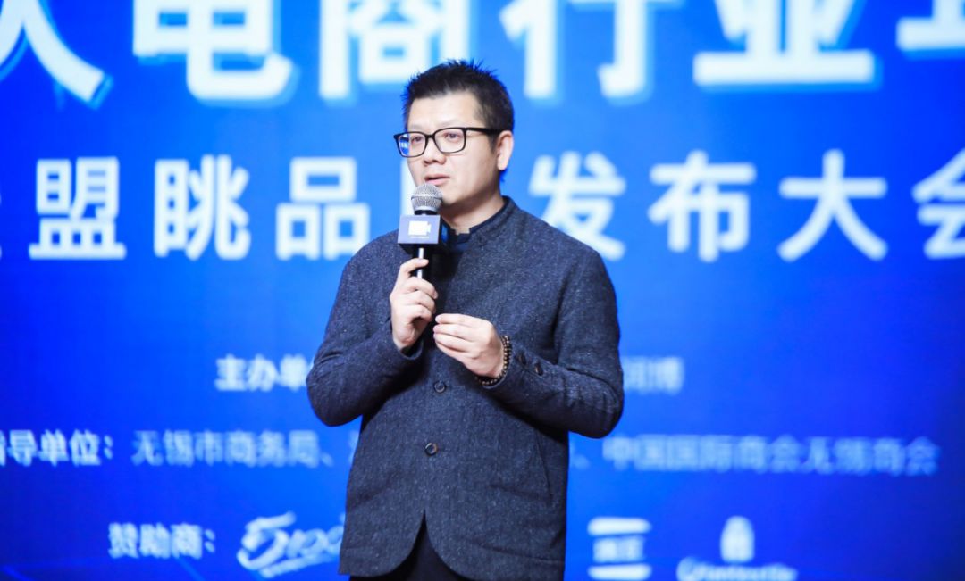 方凱雷最新,方凱雷最新動(dòng)態(tài)，探索科技前沿，引領(lǐng)行業(yè)創(chuàng)新