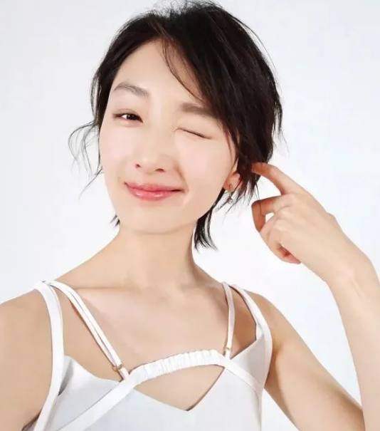 多元審美時代下的獨特魅力，小眼睛明星的魅力風采