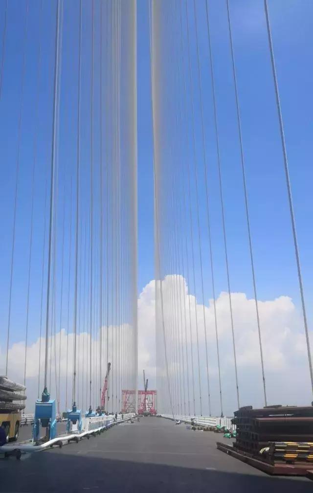 滬通長(zhǎng)江大橋最新工程動(dòng)態(tài),滬通長(zhǎng)江大橋最新工程動(dòng)態(tài)，橋上的友情與家的溫馨