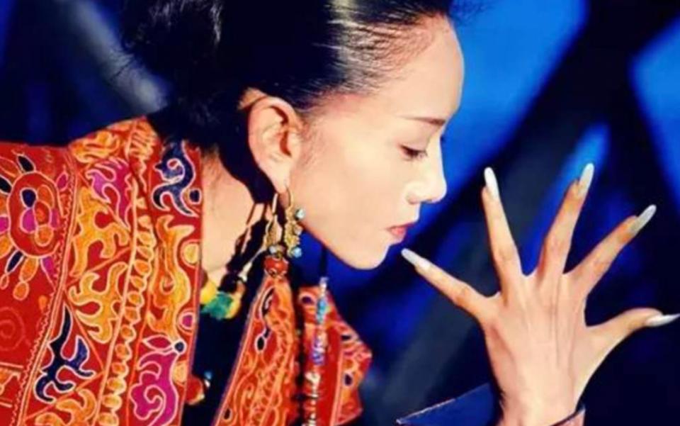 楊麗萍最新近照曝光，如何獲取并評價(jià)舞蹈巨星的最新照片？
