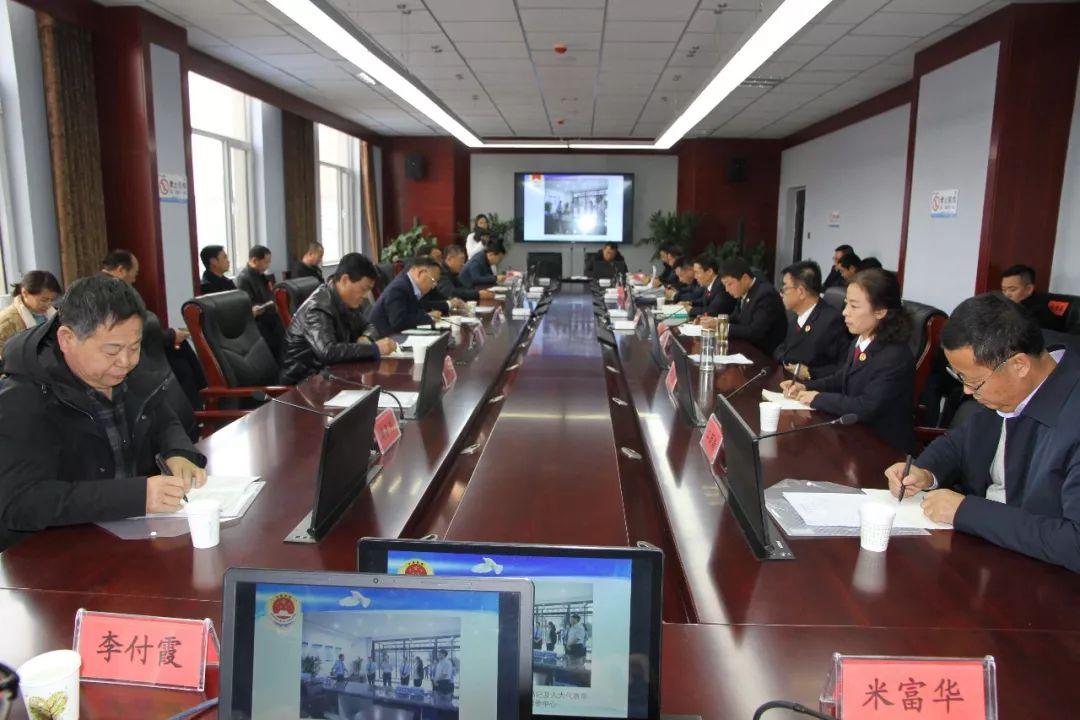 廢品回收新趨勢，小巷中的綠色奇遇之旅