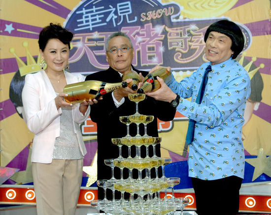 豬哥亮陳亞蘭最新動態(tài)揭秘，小巷美食寶藏大揭秘！