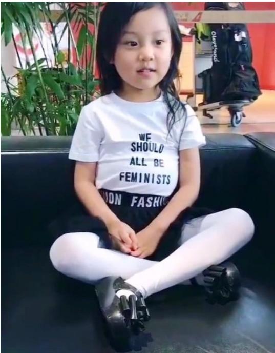 李小路女兒近照，自然美景中的探索之旅獨家曝光