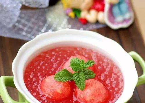 最新西瓜吃法，挑戰(zhàn)味蕾的勵(lì)志之旅，激發(fā)自信與成就感