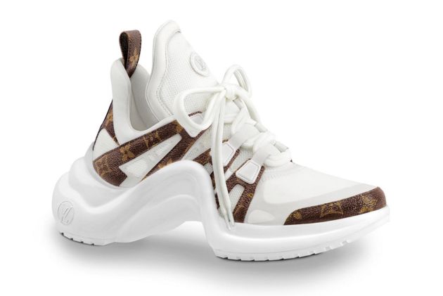 最新款LV女鞋登場，時尚巔峰之作閃耀亮相