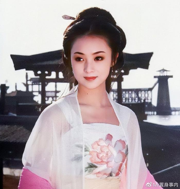 董智芝的表演藝術(shù)之路，如何學(xué)習(xí)表演藝術(shù)并邁向舞臺(tái)成功之巔