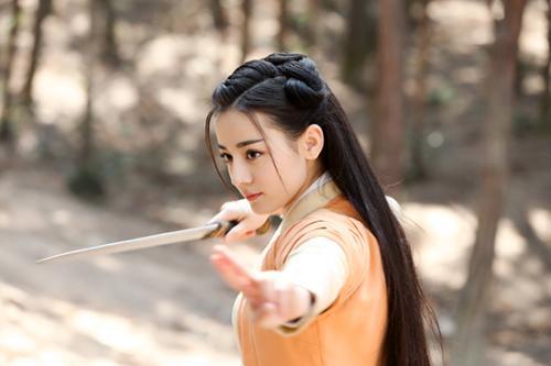 秦時明月新登場女俠角色——科技之光，生活之路的照亮者