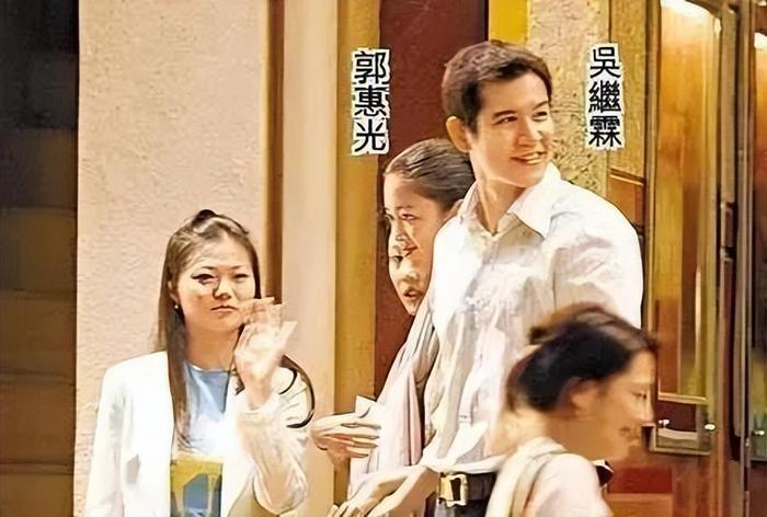 豪門寵愛(ài)，甜蜜婚姻的成長(zhǎng)勵(lì)志之旅