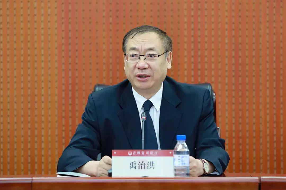 最新視頻廳，友情放映與家的溫馨時光