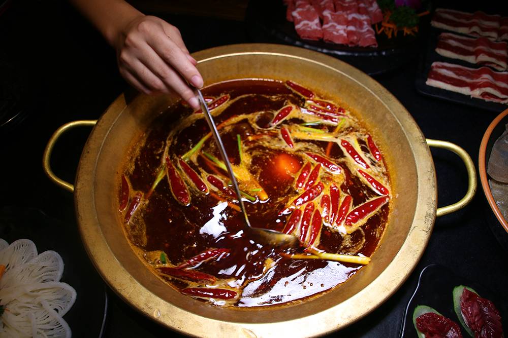 火鍋?zhàn)钚虏似?，味蕾冒險(xiǎn)之旅與自我成長(zhǎng)的啟示探索