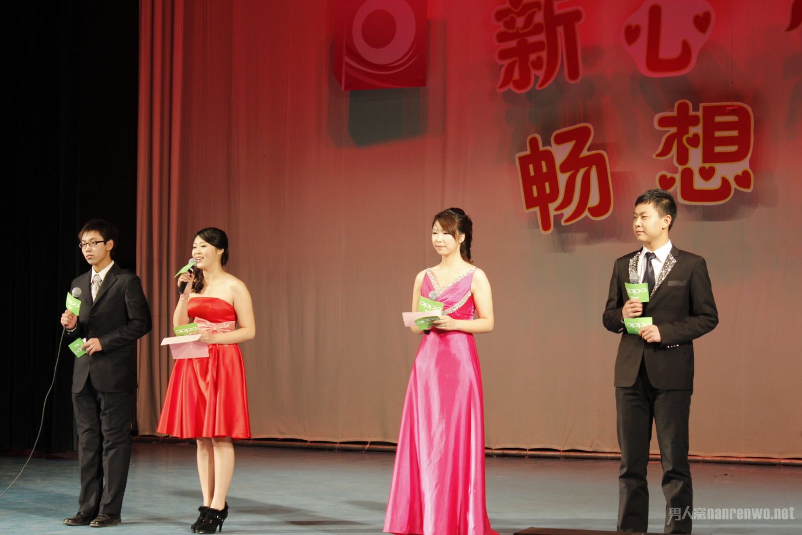 引領(lǐng)時(shí)代風(fēng)尚的舞臺(tái)之韻，最新主持詞精選集